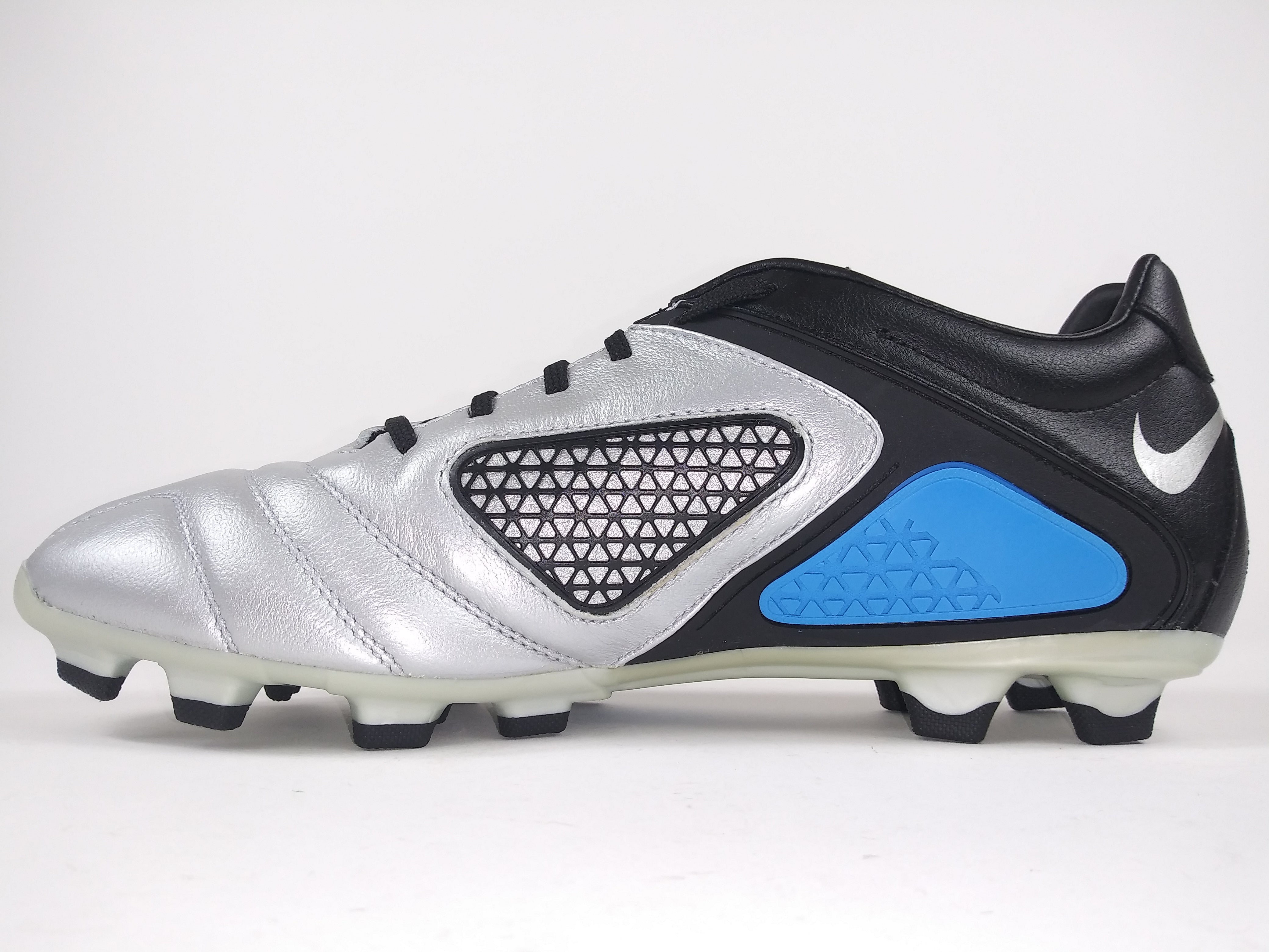 nike ctr360 libretto iii silver