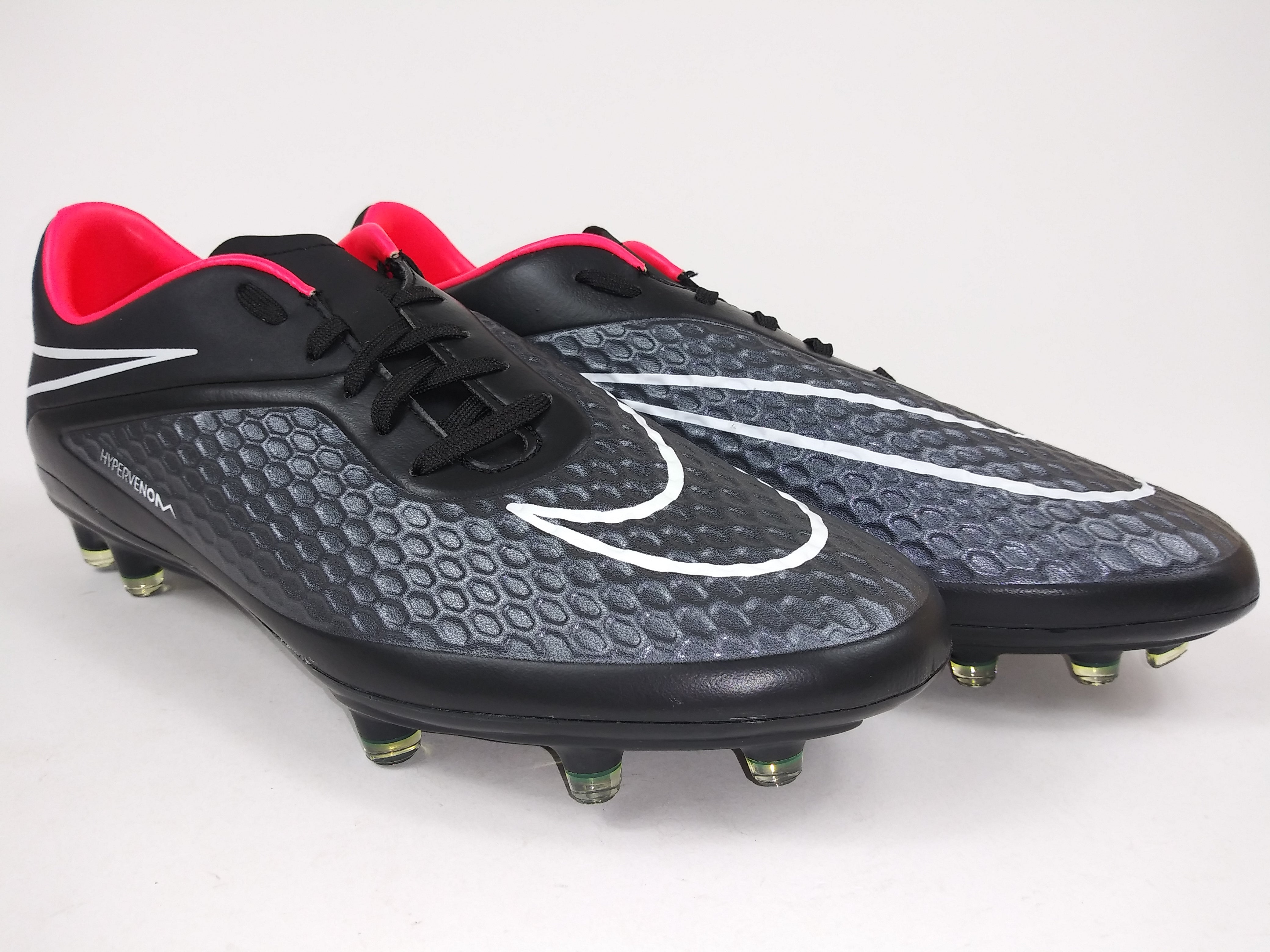 nike hypervenom black and pink