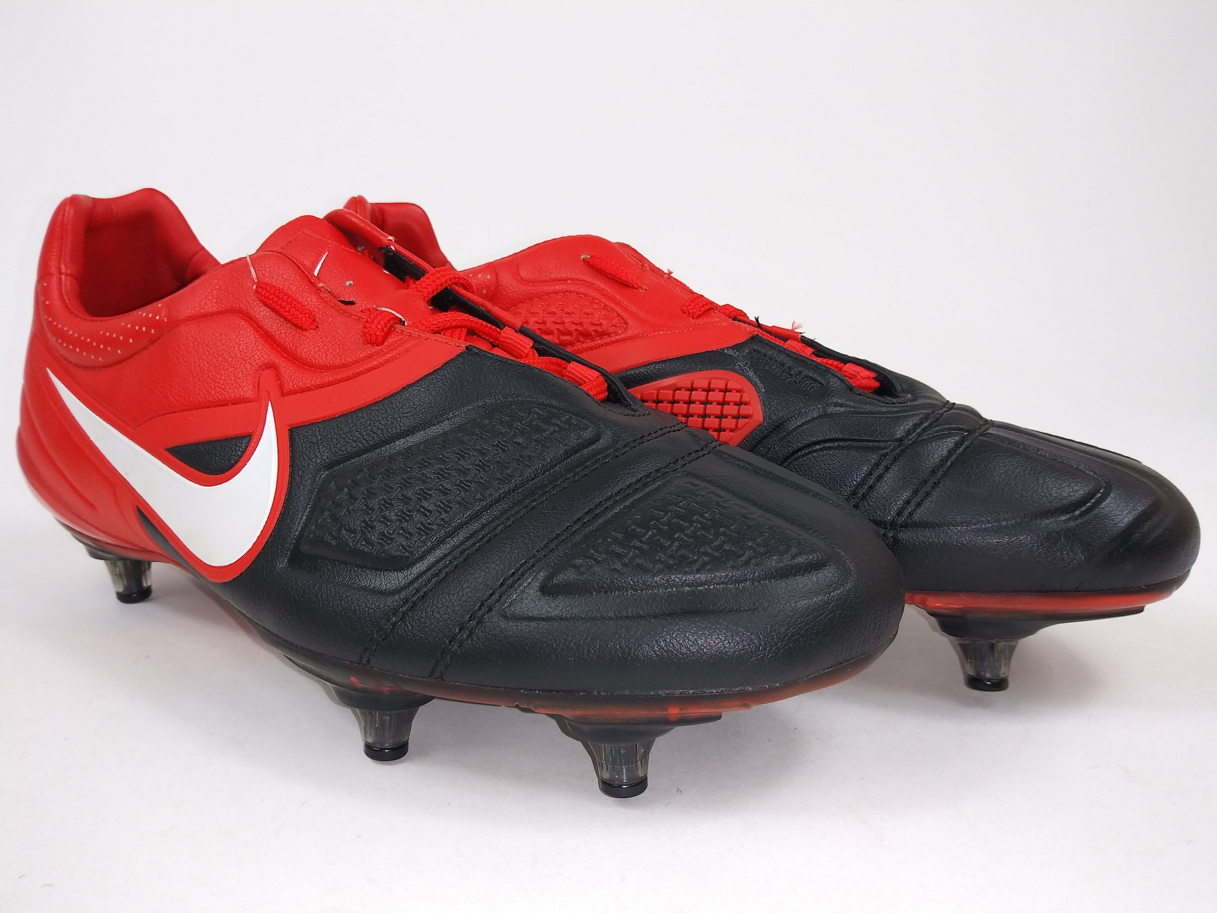 nike ctr360 black and red