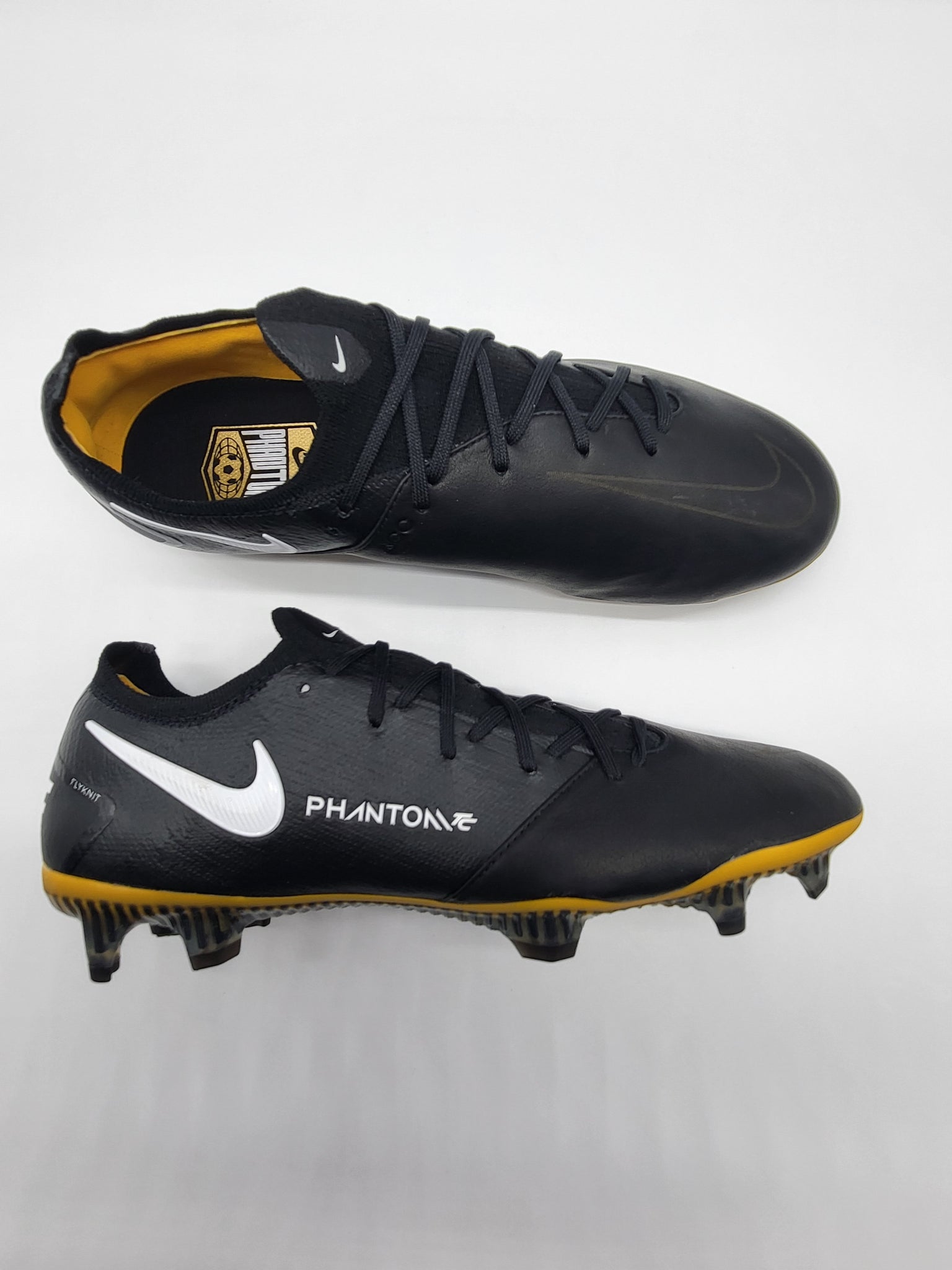 nike phantom black and yellow