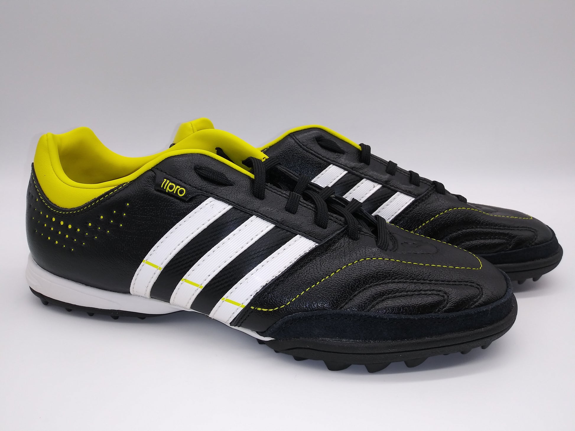 Adidas 11Nova TRX Black Yellow Villegas