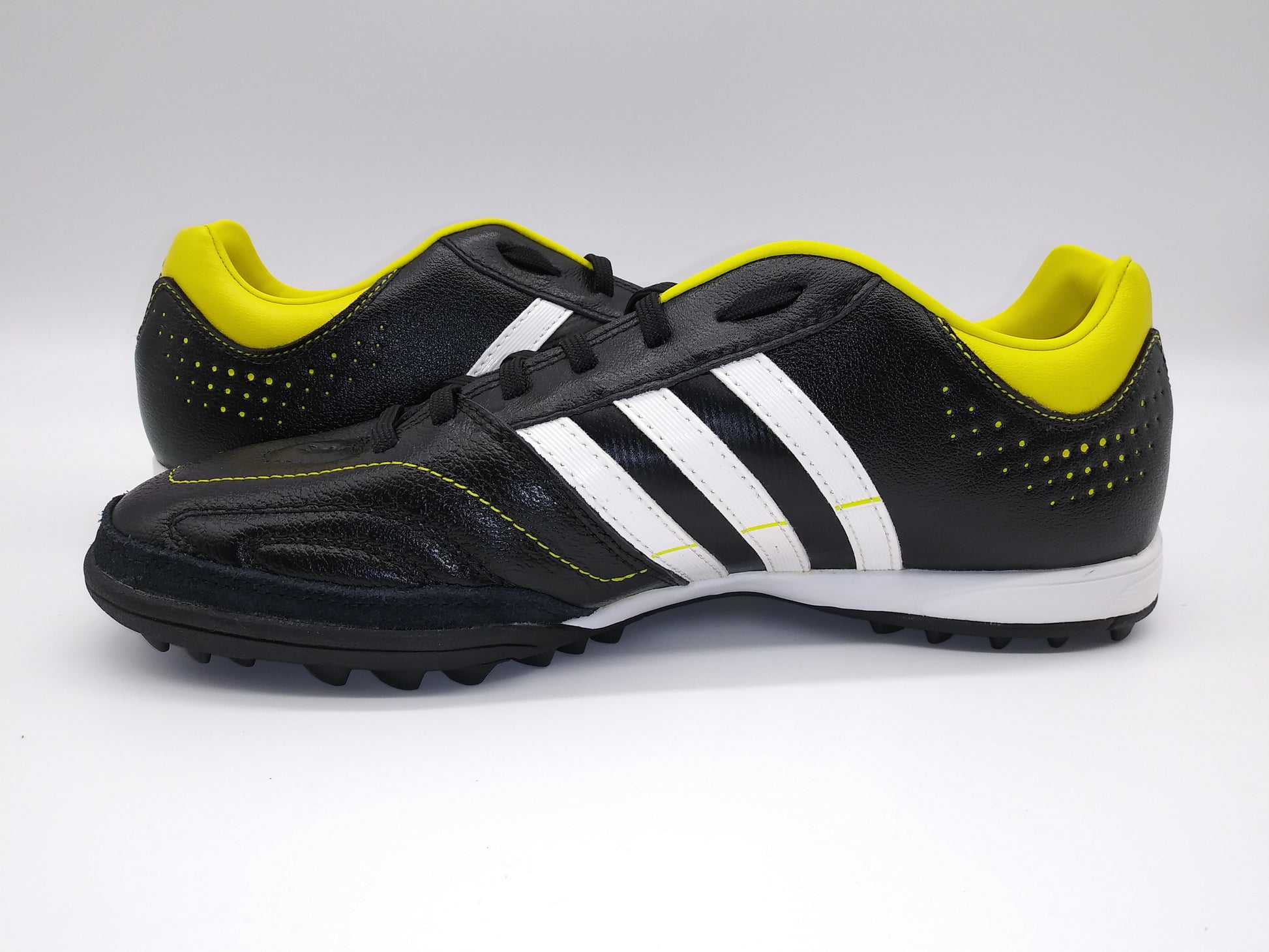 jazz diario retorta Adidas 11Nova TRX TF Black Yellow – Villegas Footwear