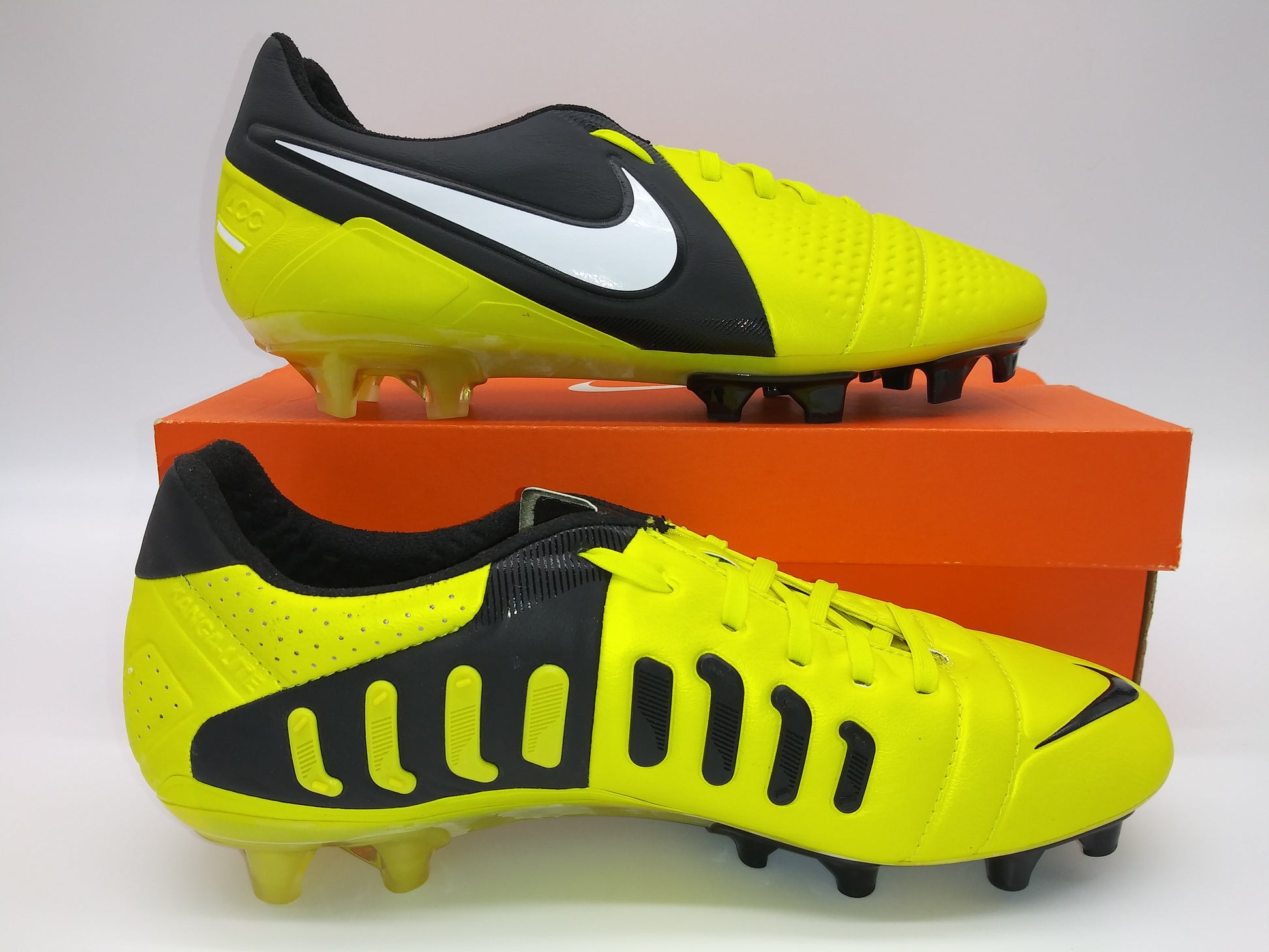 Nike CTR360 Maestri Yellow – Villegas Footwear