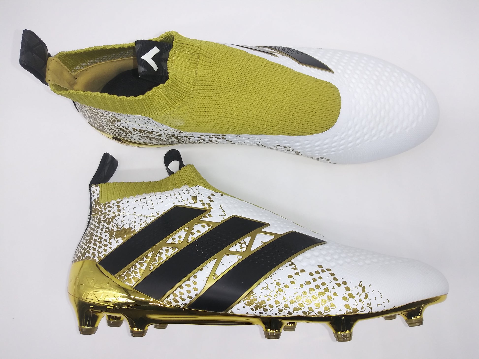 Adidas Purecontrol FG White Gold –