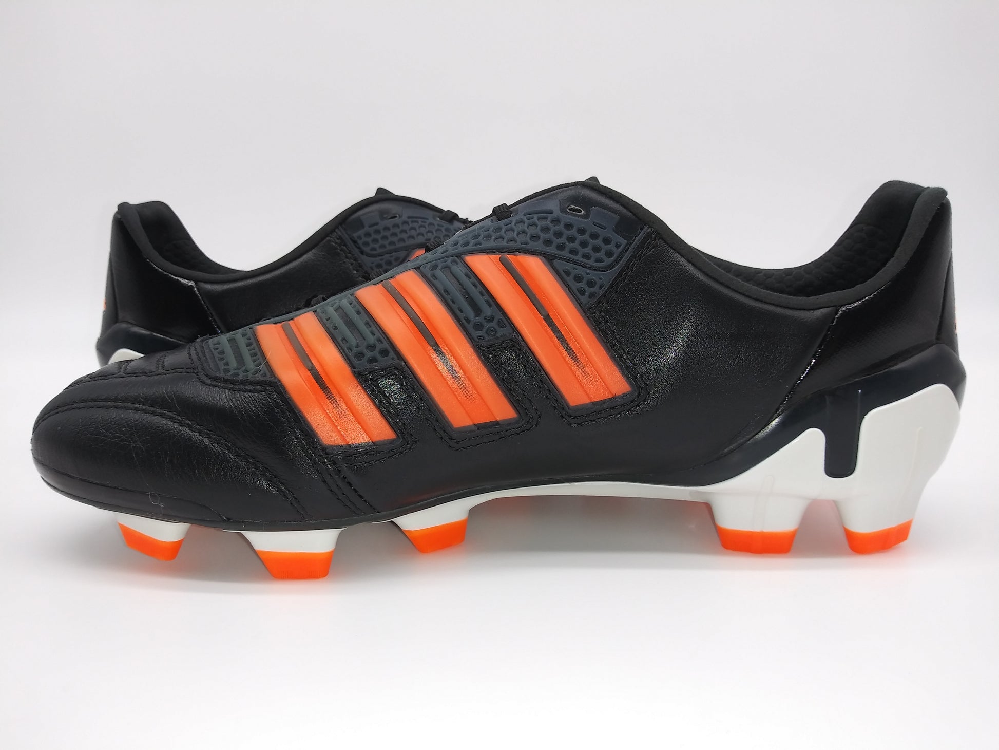 Pionero Barry Universidad Adidas adipower Predator TRX FG Black Orange – Villegas Footwear