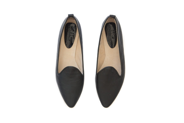 Pointed Loafer - black leather