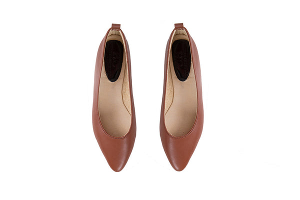 Pointed Flat - bister leather