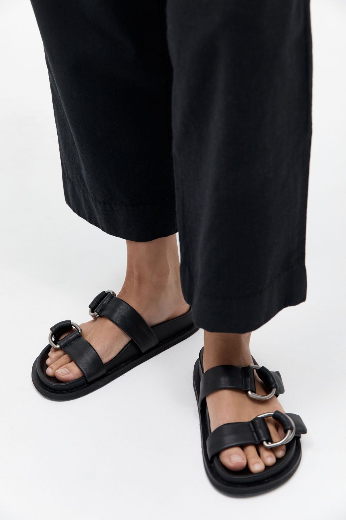 ST. AGNI Padded Sportsu Sandal Black Sisters Co