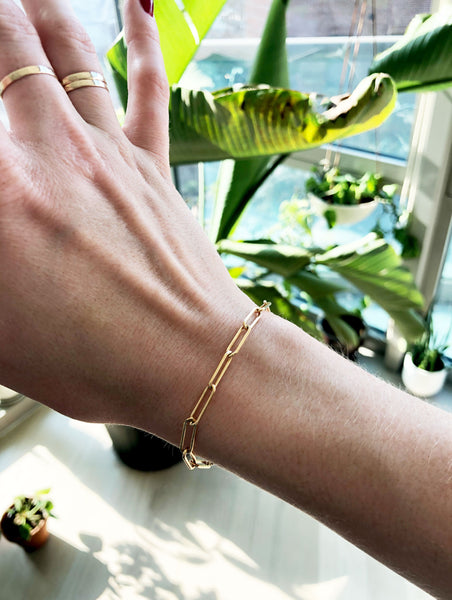 Follow These Easy Steps at Home to Find Your Bracelet Size – Delia