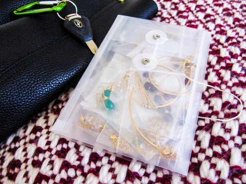 How to Pack Necklaces for Traveling Without Them Tangling