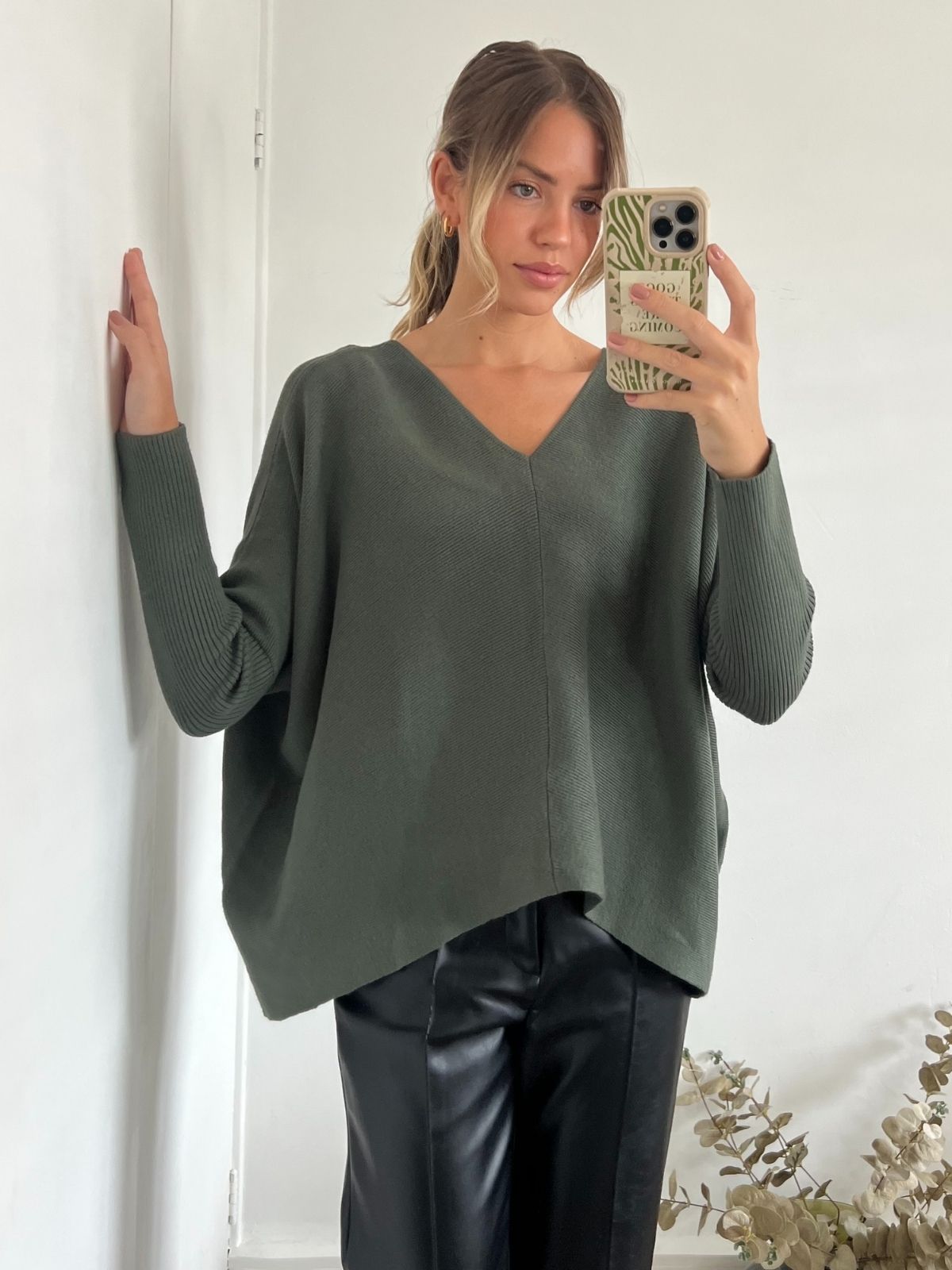 Ella Oversized knitted V Neck Jumper / Khaki