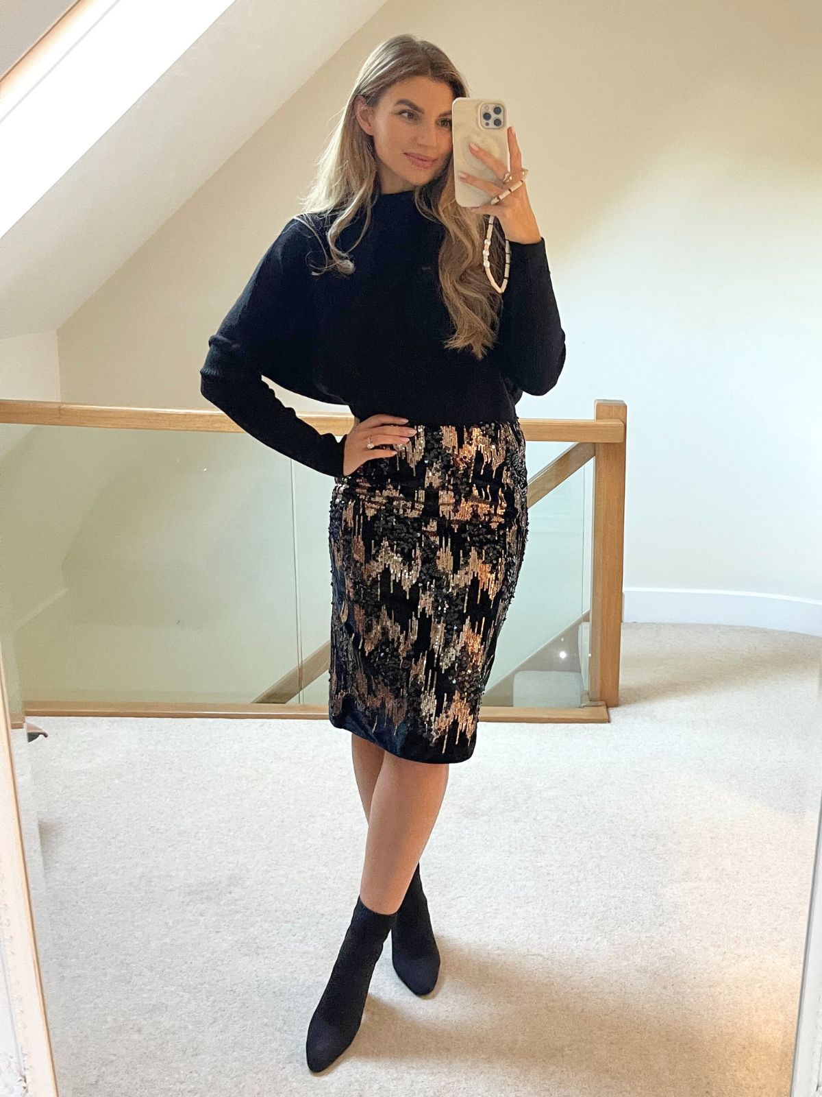 Phoebe Velvet Sequin Midi Skirt / Black & Gold