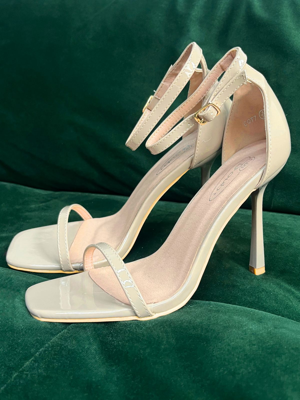 Lilla Barely There Patent Heel / Nude
