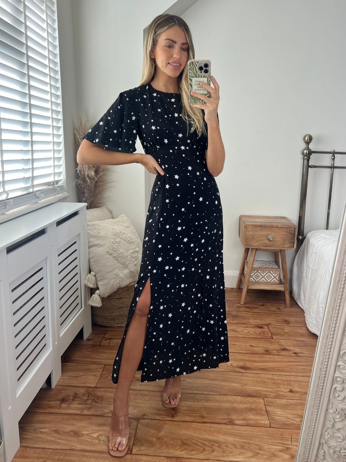 Bailey Angel Sleeve Midi Dress / Star Print