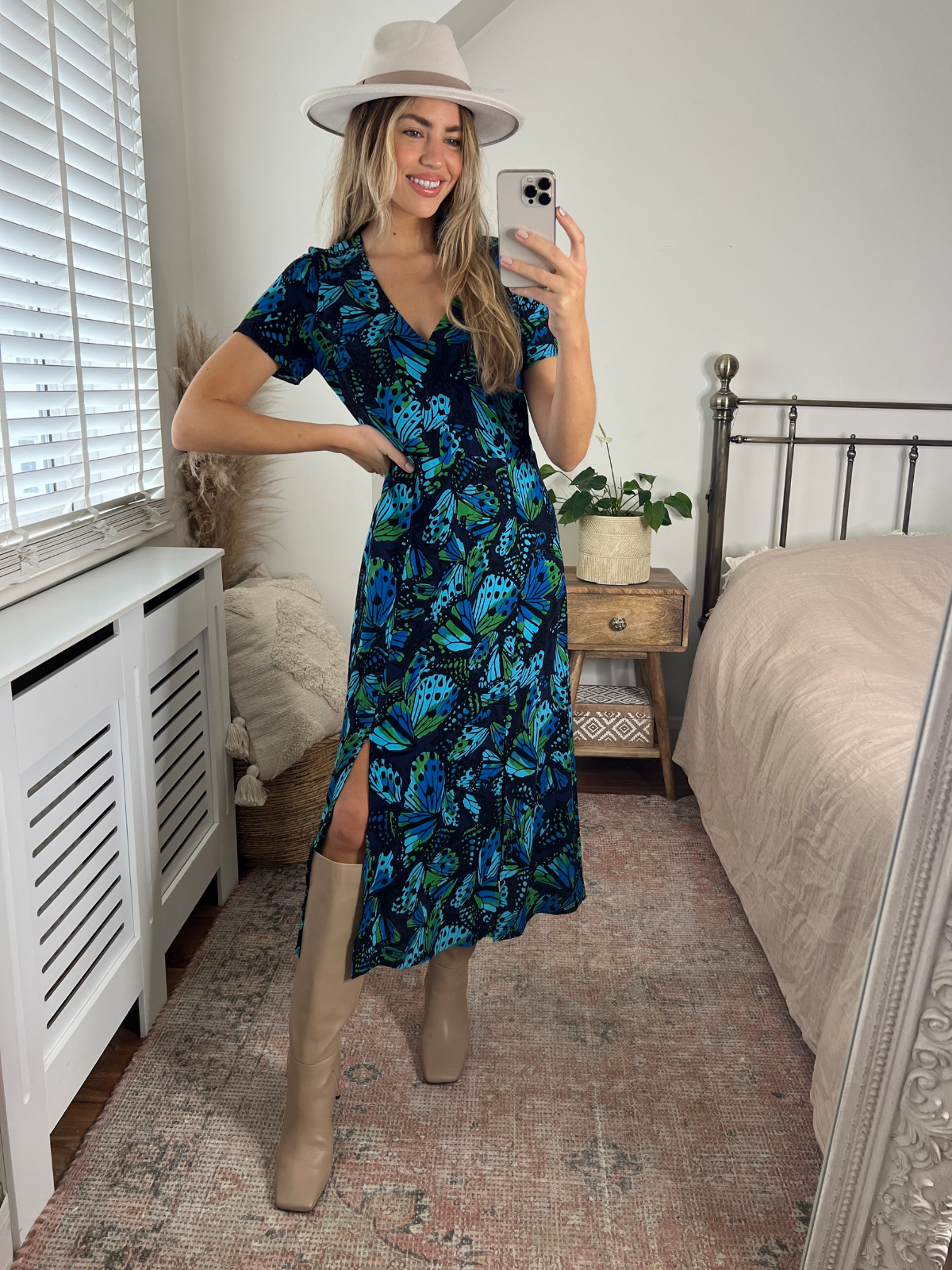 Winnie V Neck Midi Dress / Blue Butterfly