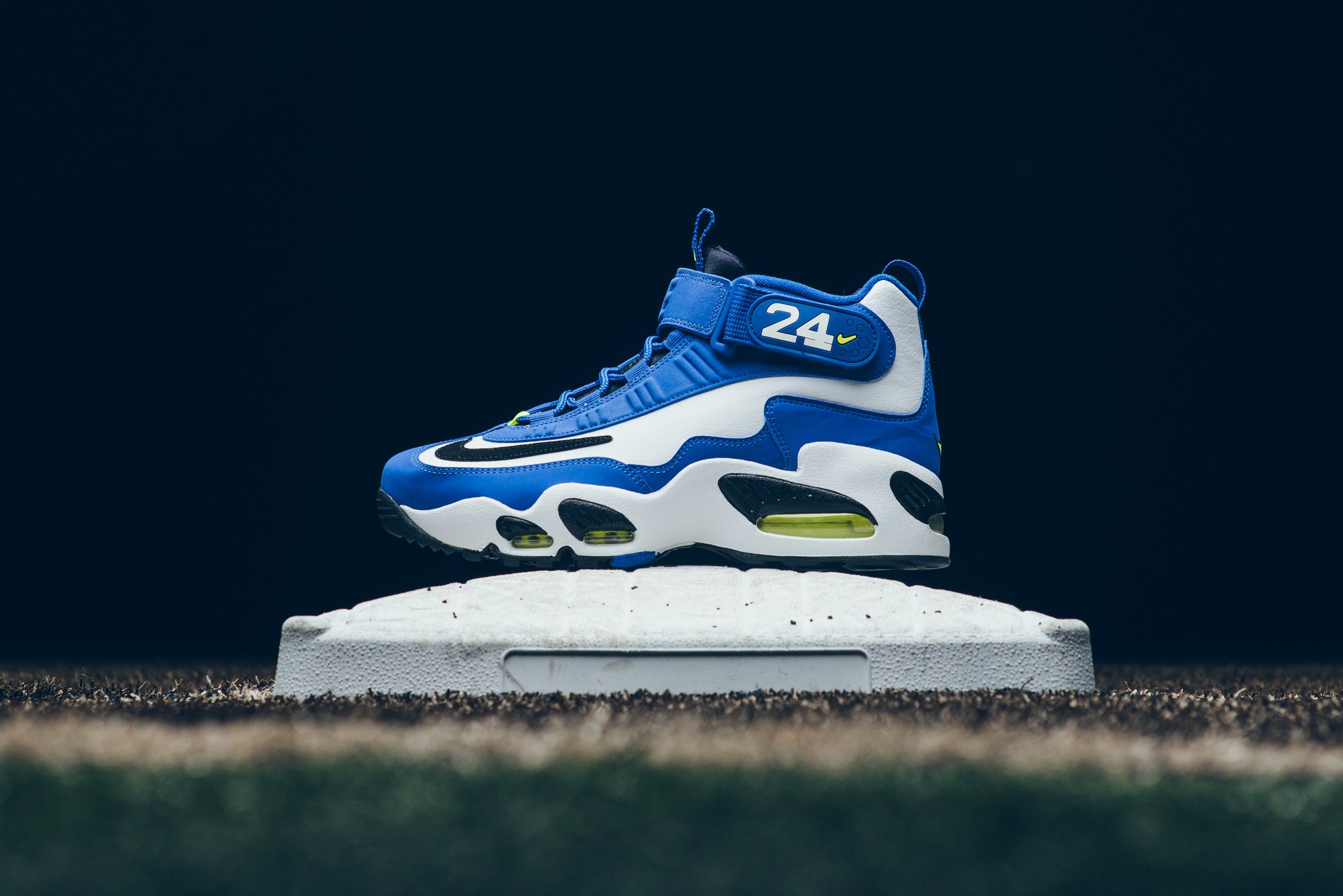 nike air griffey max 1 black and blue