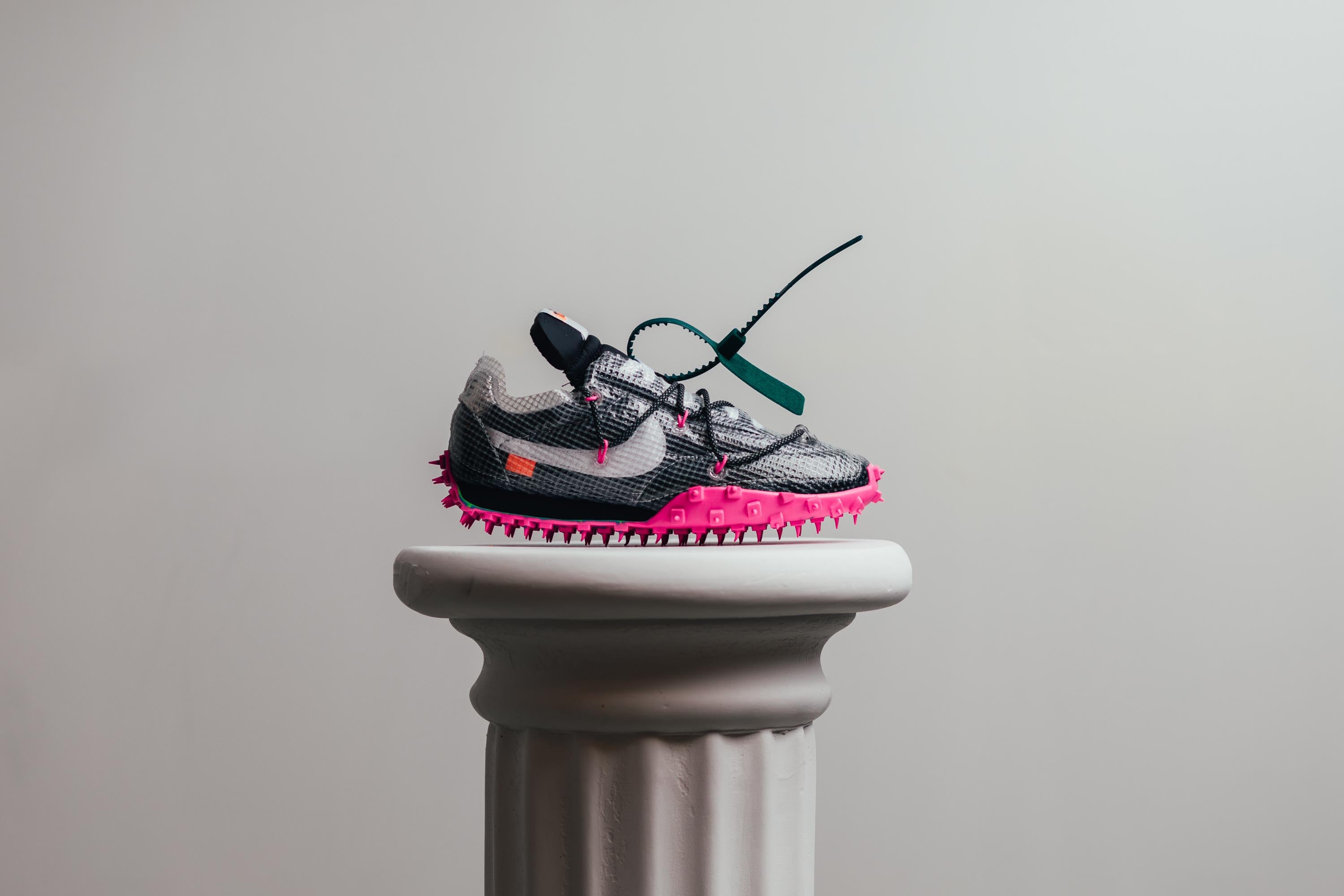 nike x off white waffle racer pink