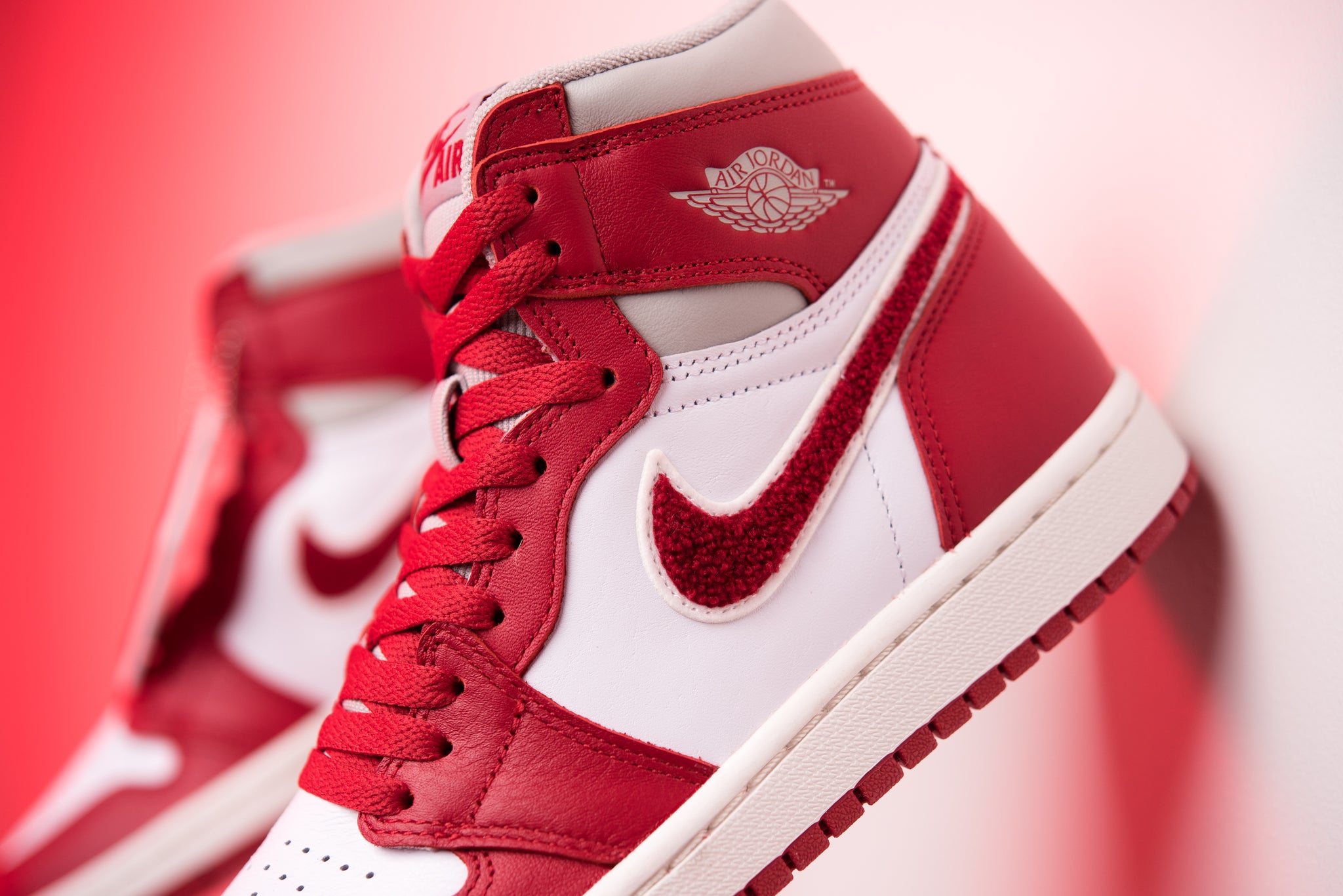 air jordan 1 high varsity red