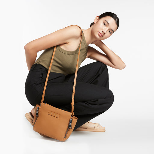 The Ascendants Women's Tan Leather Bag | Status Anxiety® Official