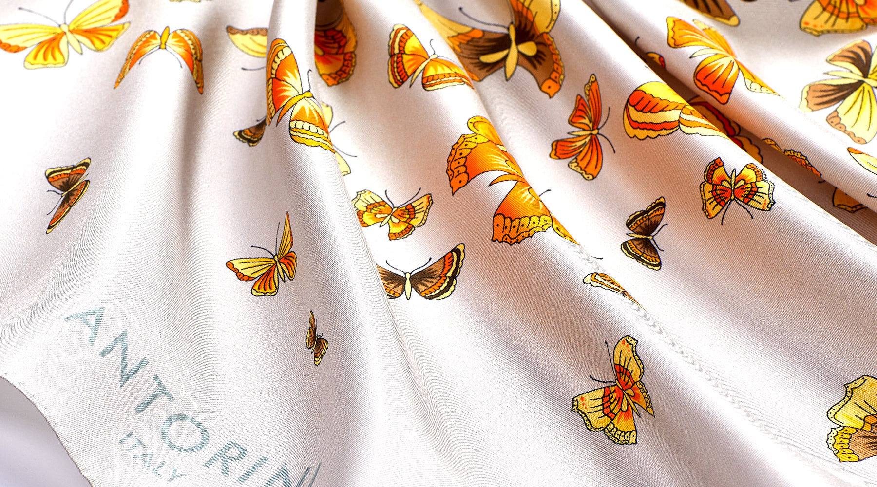 Šátek s motýly