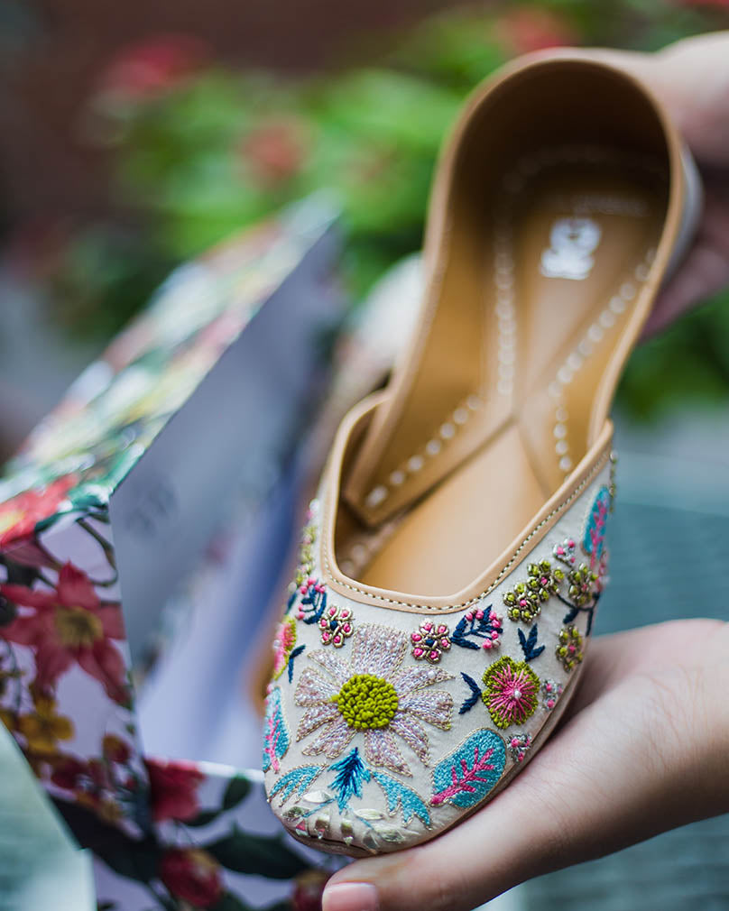 Women Secret Garden Fizzy Goblet Footwear – custom_product_options_store