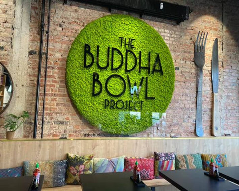 Grøn cafeindretning til Buddha Bowl i Vejle