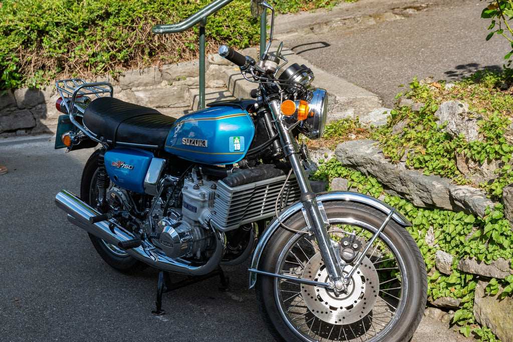 Liquid Cooled Pioneer: The Suzuki GT750 – Old Bike Barn