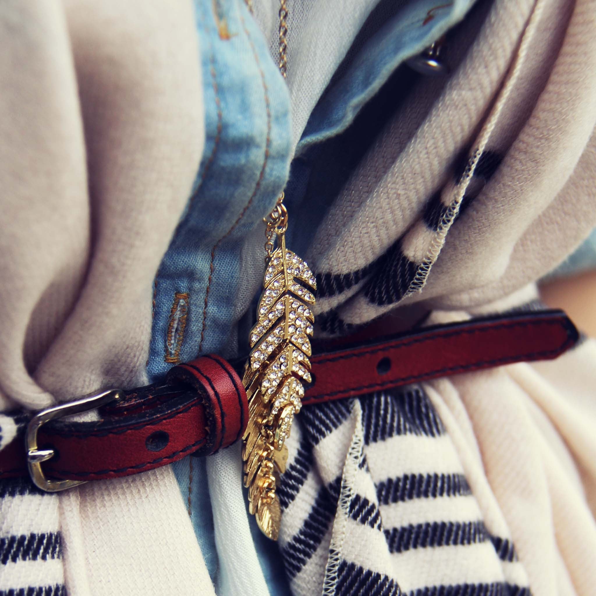  Feather Snow Necklace 