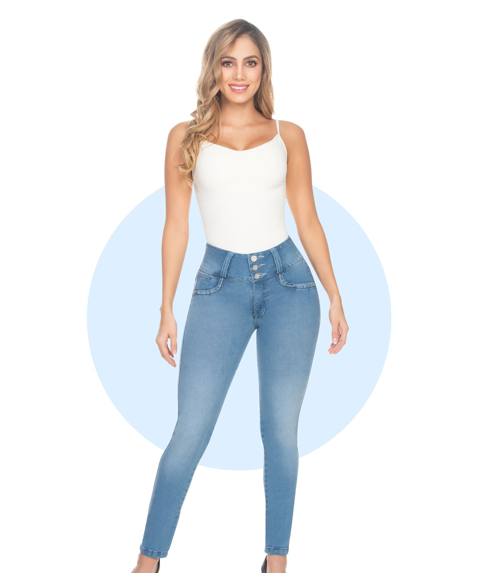 calça jeans com camisa social e gravata