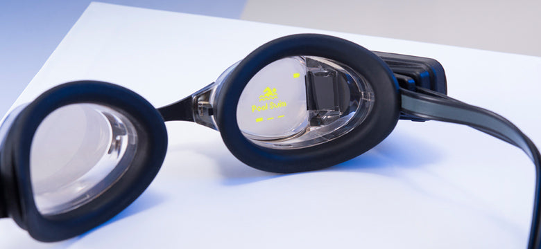 Heads-up display in FORM Smart Swim Goggles