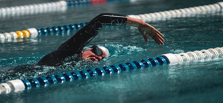 Laura Philipp swimming with the FORM goggles