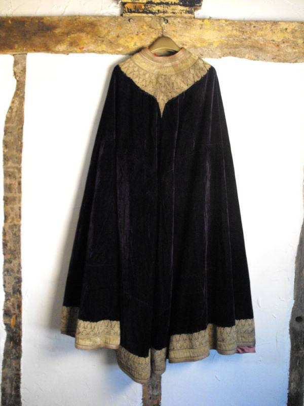 victorian cloaks and capes