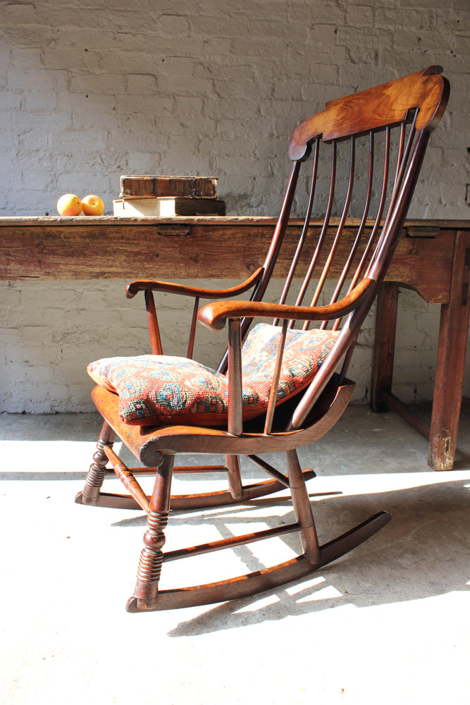 A Superb Mid 19thc Elm Boston Rocking Chair Doe Hope