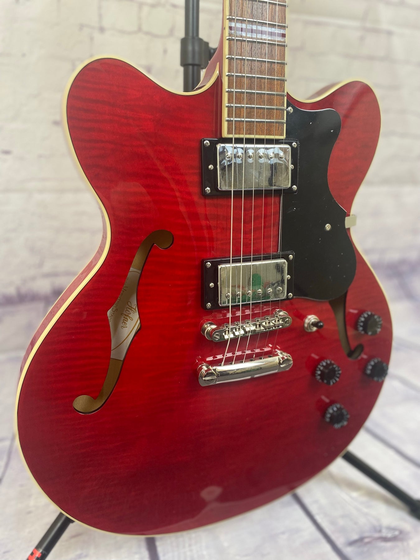 hofner semi hollow guitar