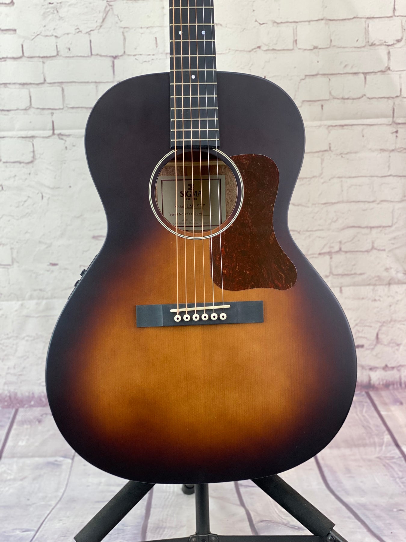 14 fret parlor guitar