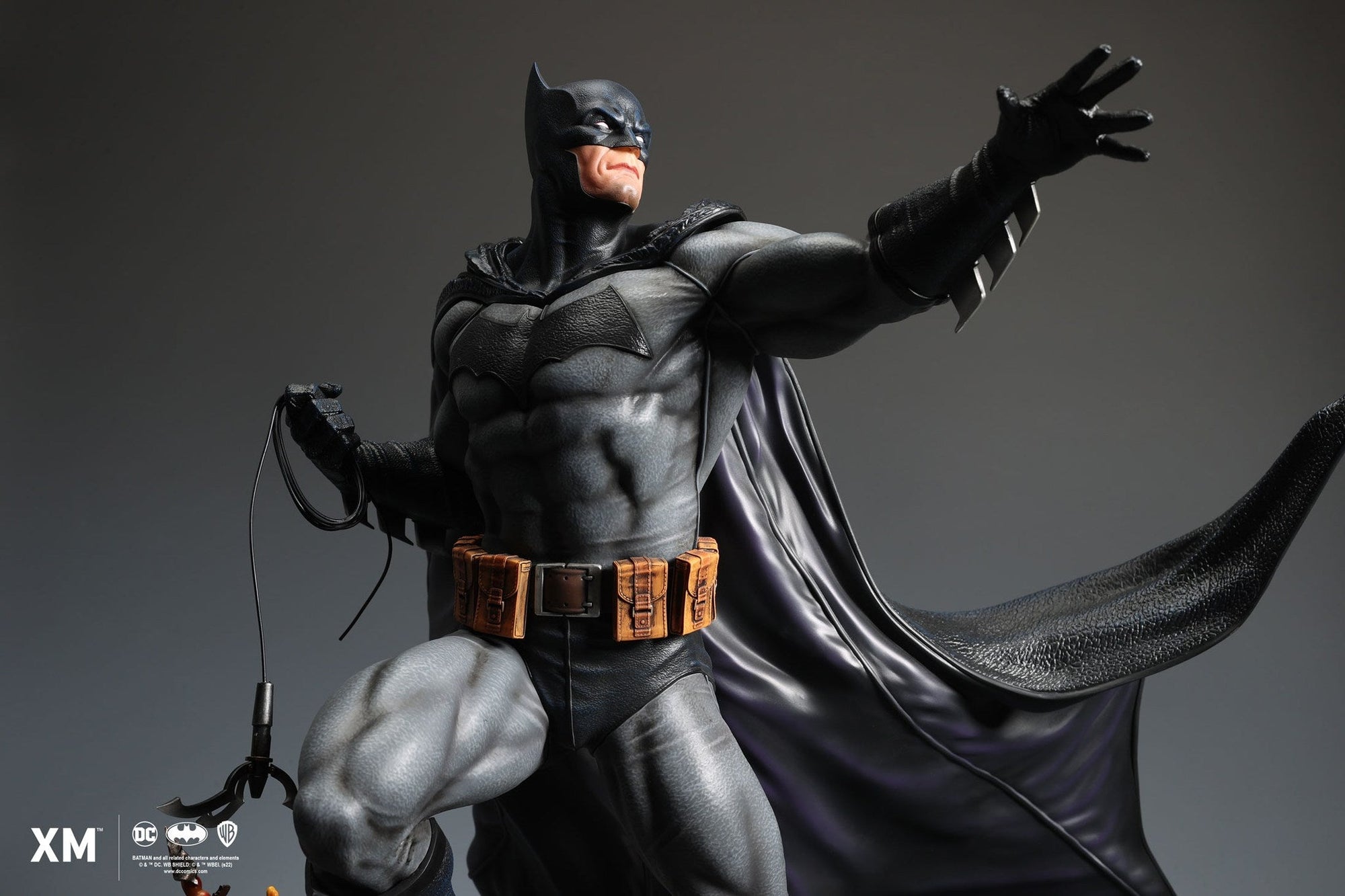 Batman Classic 1/6 Scale Statue - Spec Fiction Shop