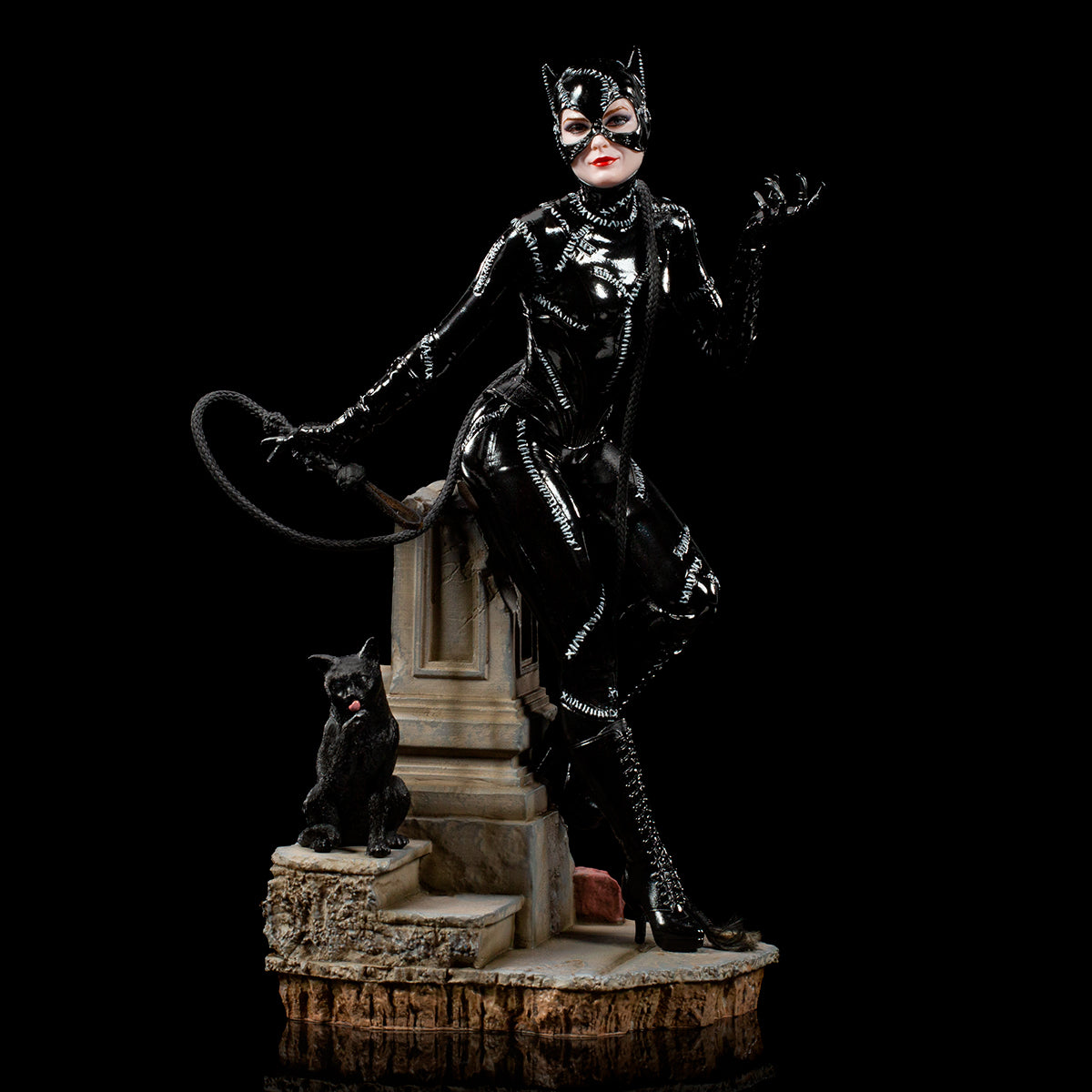 Batman Returns Catwoman Art Scale Statue - Spec Fiction Shop