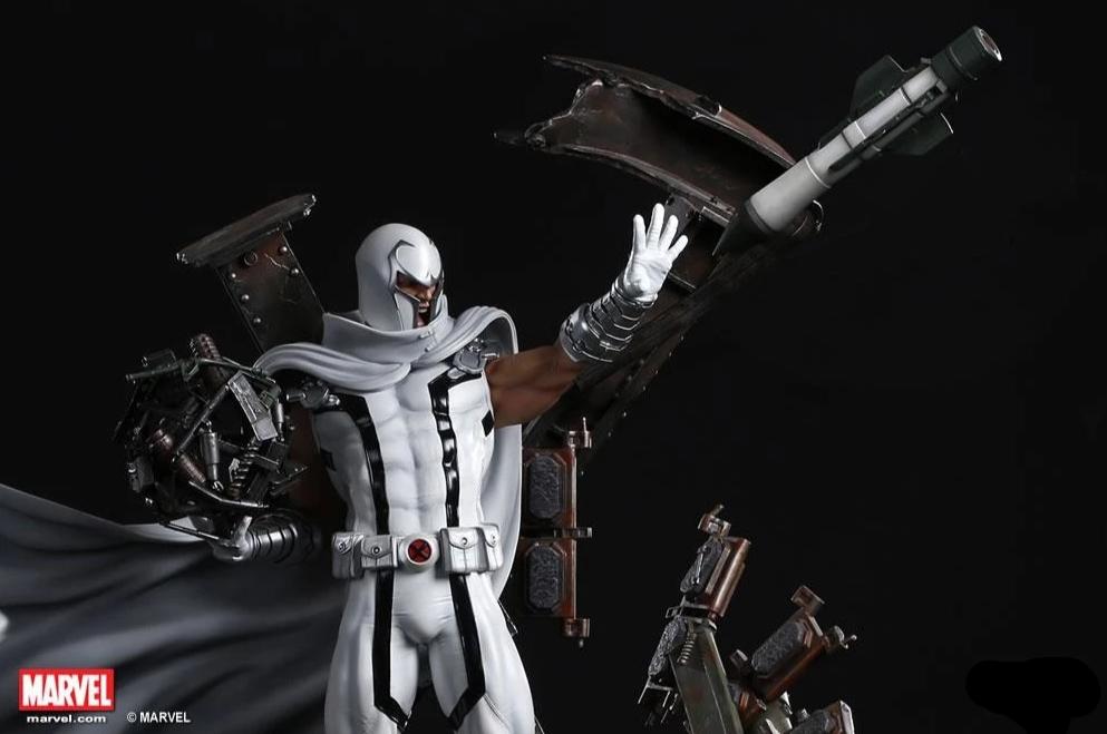 Magneto ( White Version ) 1/4 Scale Statue