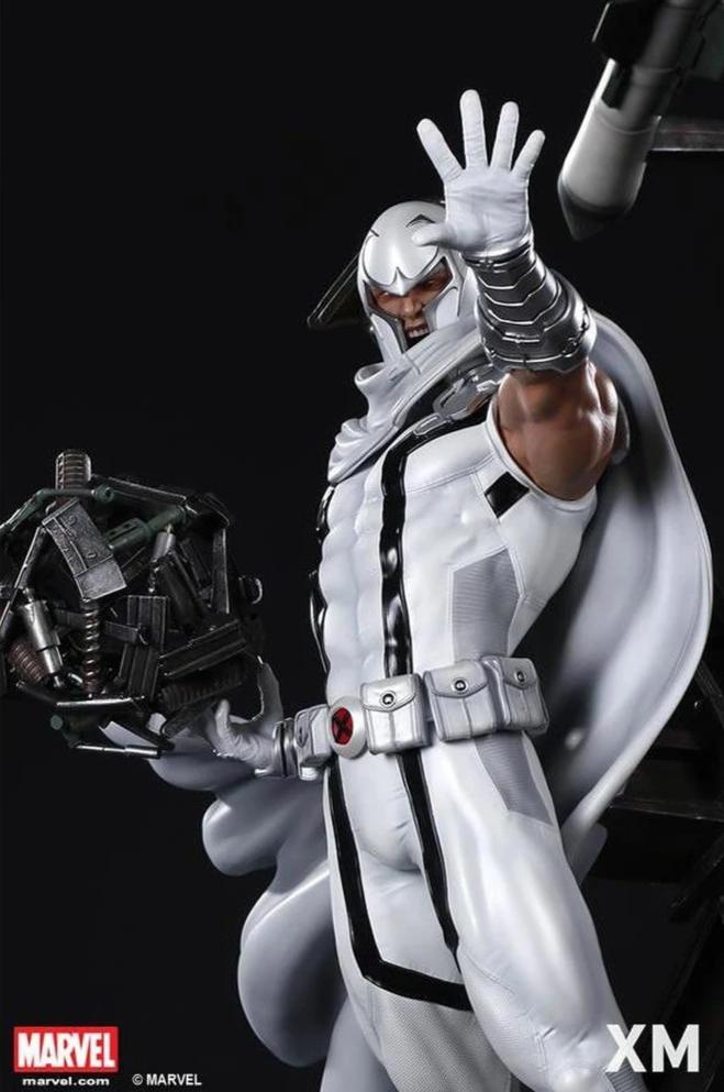 Magneto ( White Version ) 1/4 Scale Statue