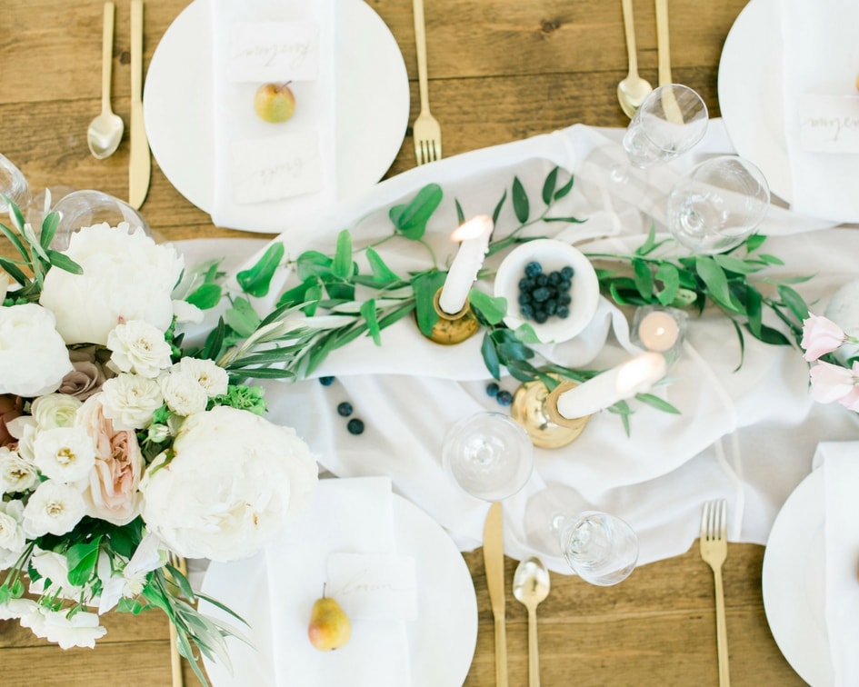 simple romantic wedding reception table 