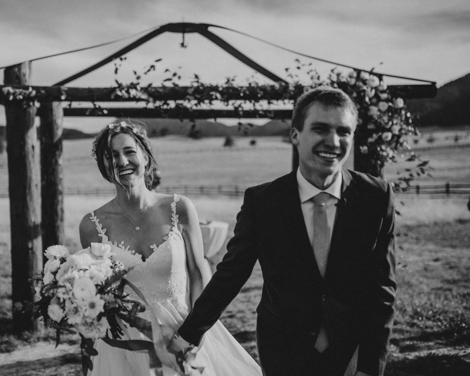 bride and groom ceremony 