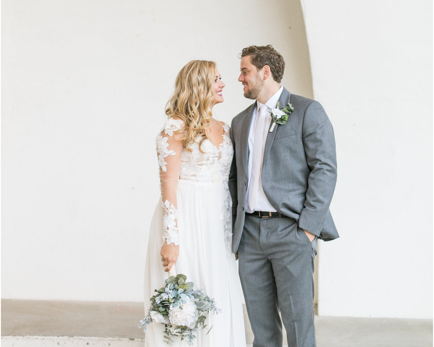 long sleeve lace wedding dress