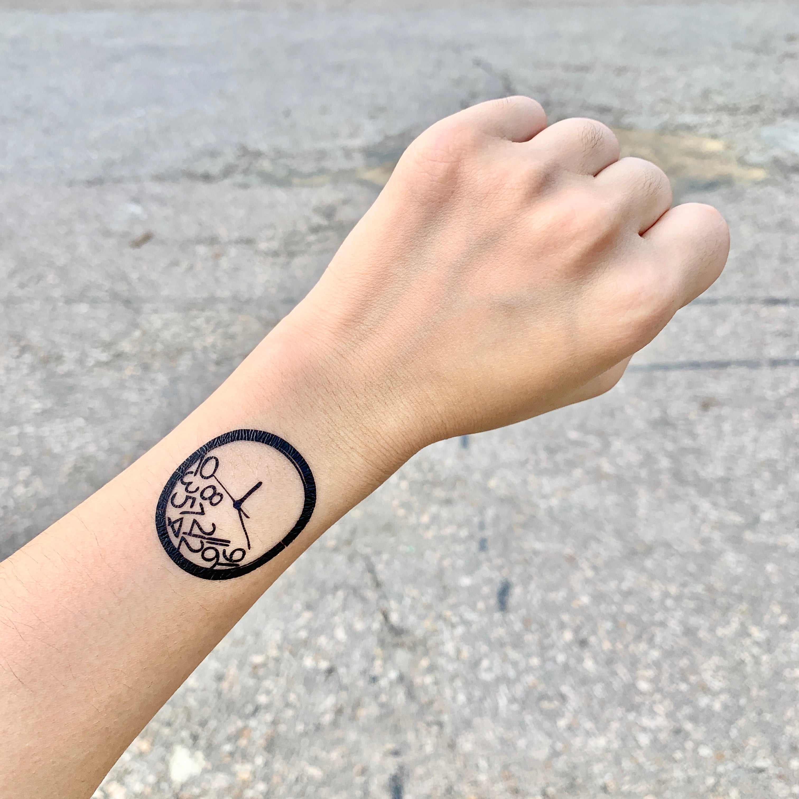 Gray Space Tattoo Studio on Twitter Broken clock tattoo by Sam  httpstcoA177AssG44  Twitter