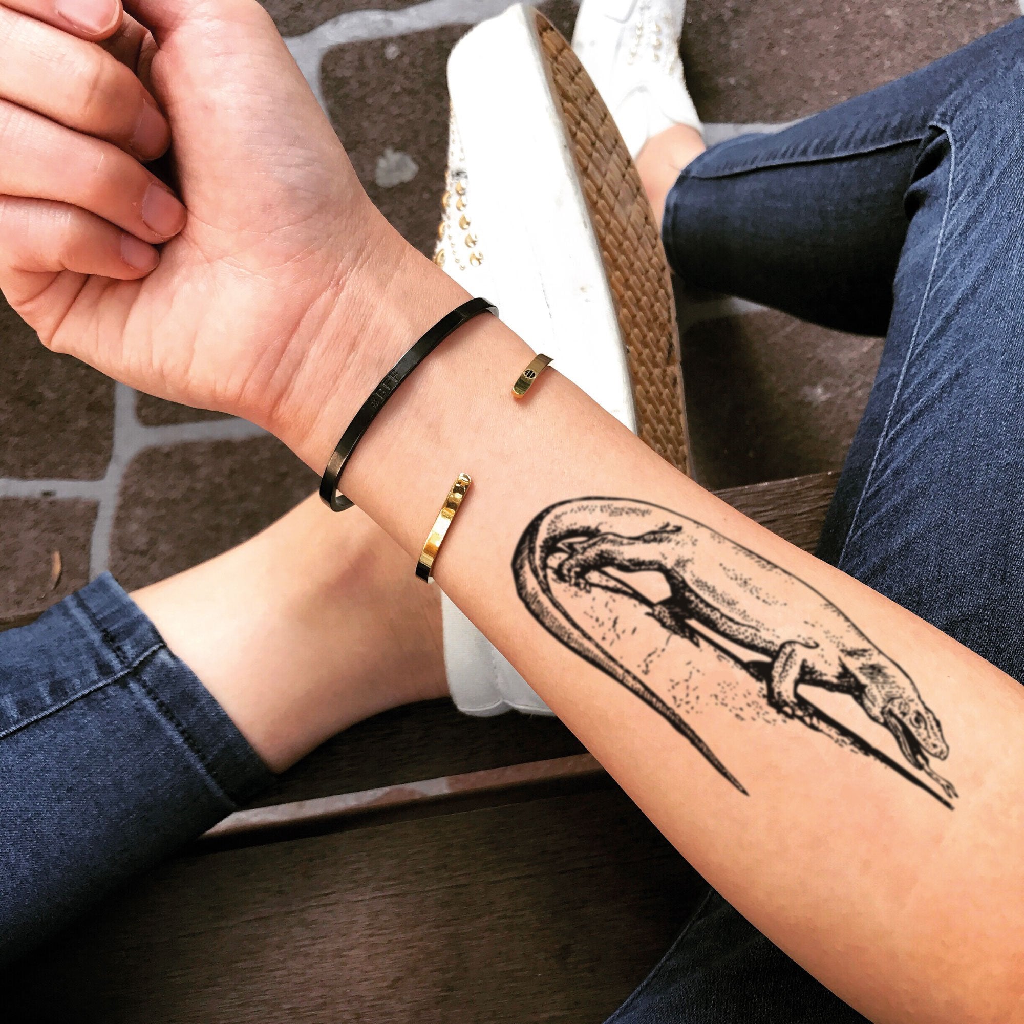 OhMyTat Wrist Position Wood Wolf Animal Tattoo Pattern Tattoo Sticker (2  pieces) - Shop OhMyTat Temporary Tattoos - Pinkoi