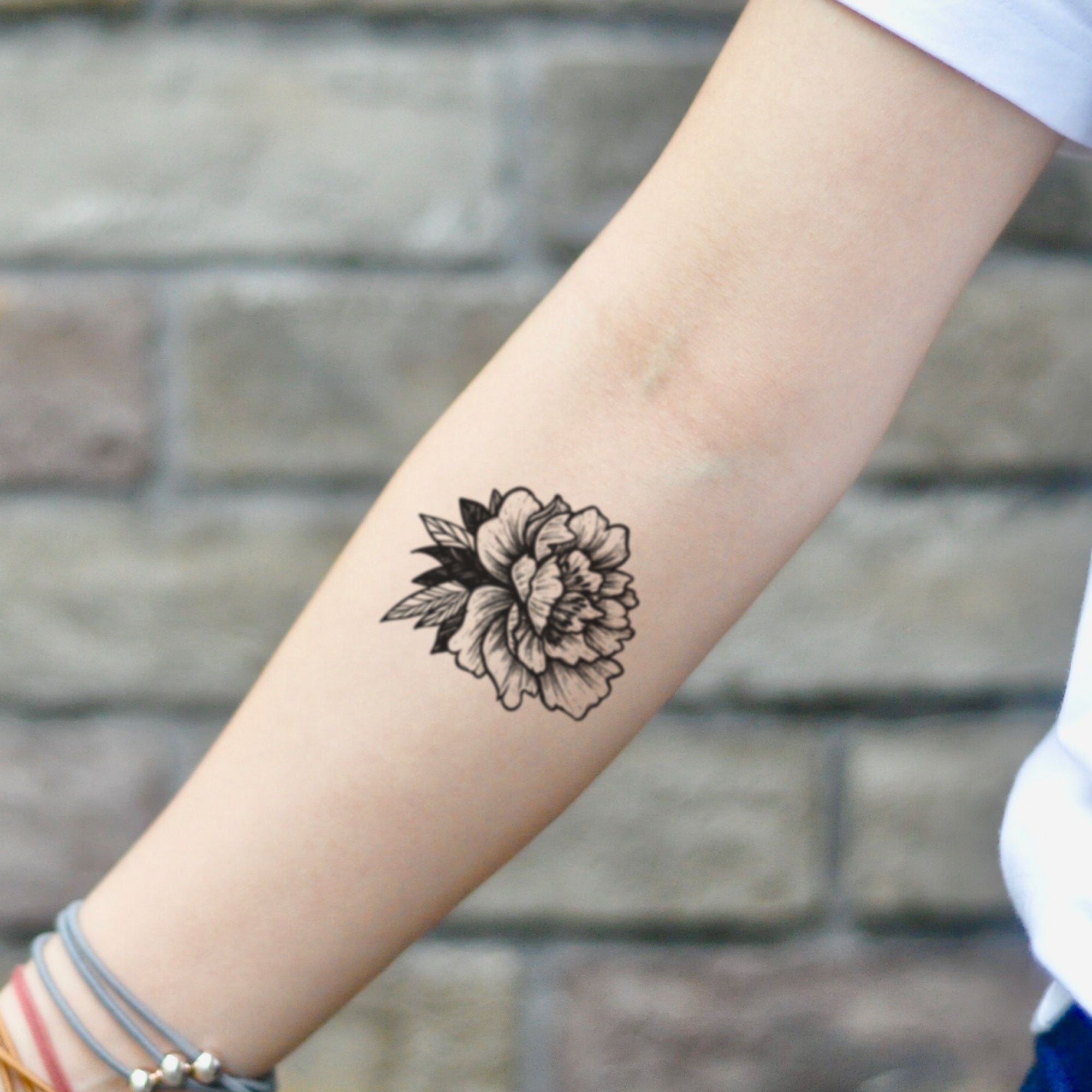 Amazon.com : Poinsettia Temporary Tattoo Sticker (Set of 2) - OhMyTat :  Beauty & Personal Care