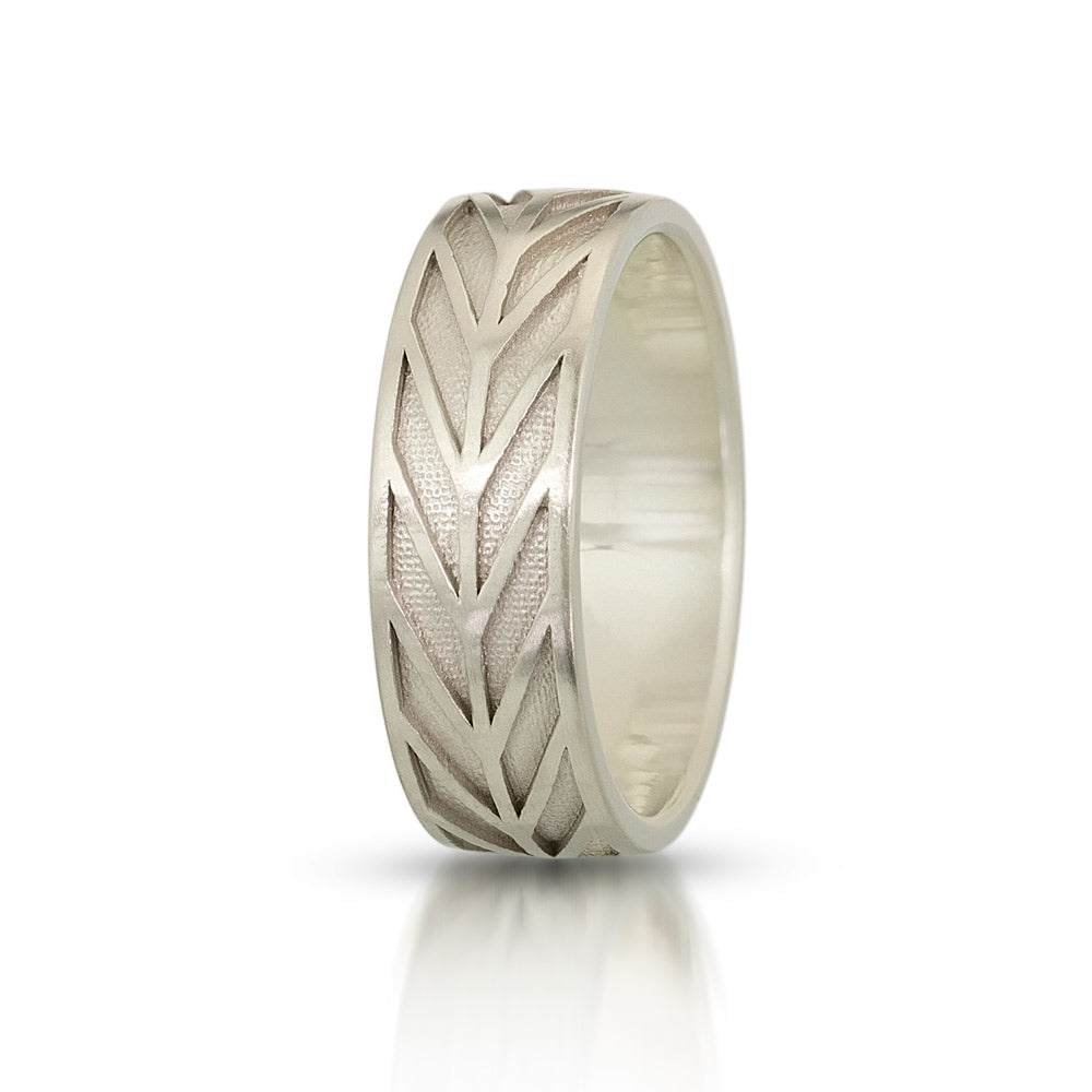 Chevron Band 7mm in White Gold