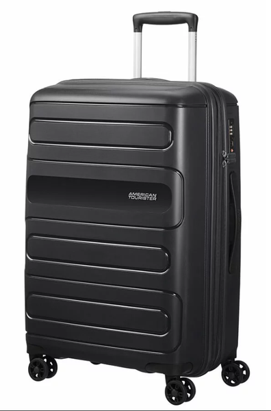 spinner luggage with recessed wheels