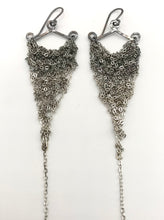 Load image into Gallery viewer, silver ombre triangle earrings (M)