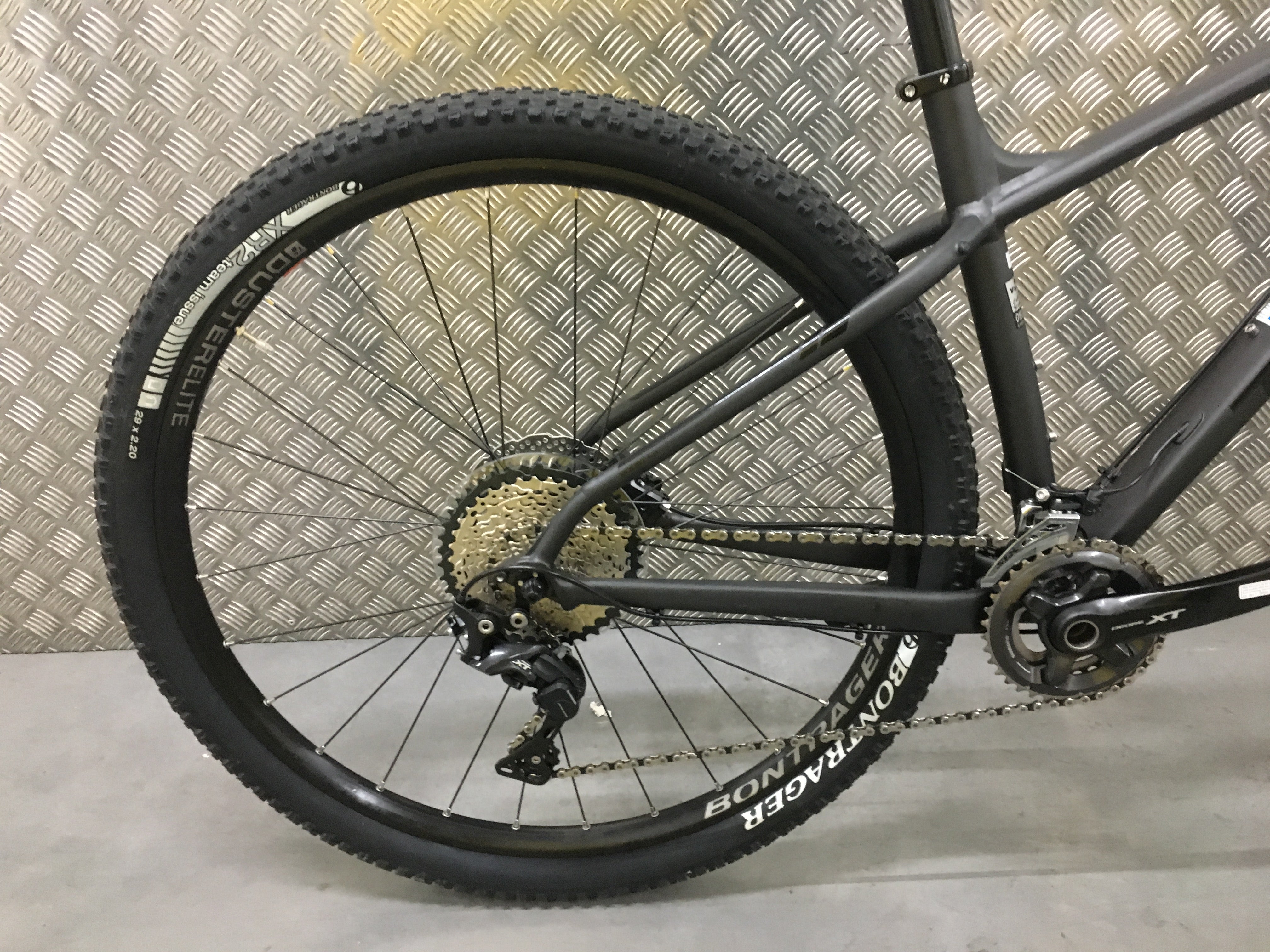 trek x caliber 9 18.5