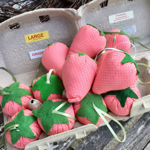 Polka-Dot-Fabric-Strawberries